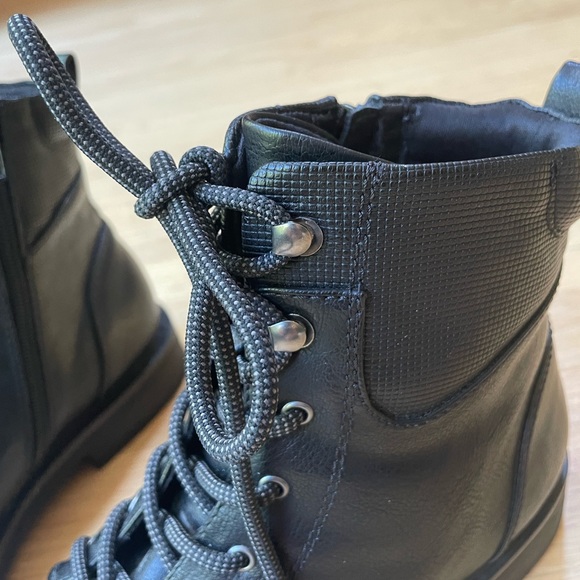 Baretraps Aimee Black Combat Boots Size 9.5 in Excellent Condition - Picture 5 of 11